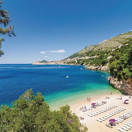Tatil Evi Front In Veliki *