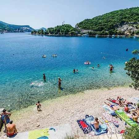 Gorgeous In Veliki *