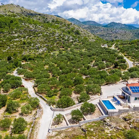 Gorgeous In Veliki Holiday home Zaton (Dubrovnik-Neretva)